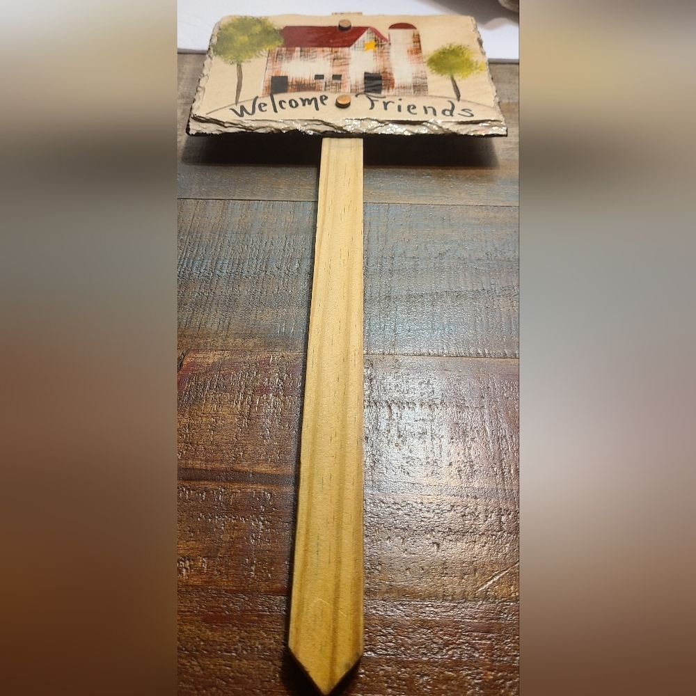 Outdoor Wood Welcome Sign 18"